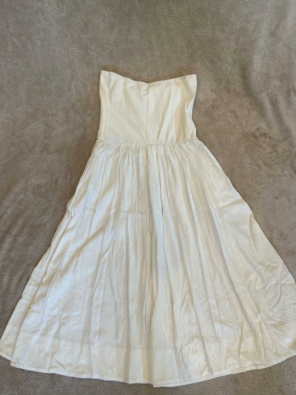 Summery white cotton strapless dress. Size M